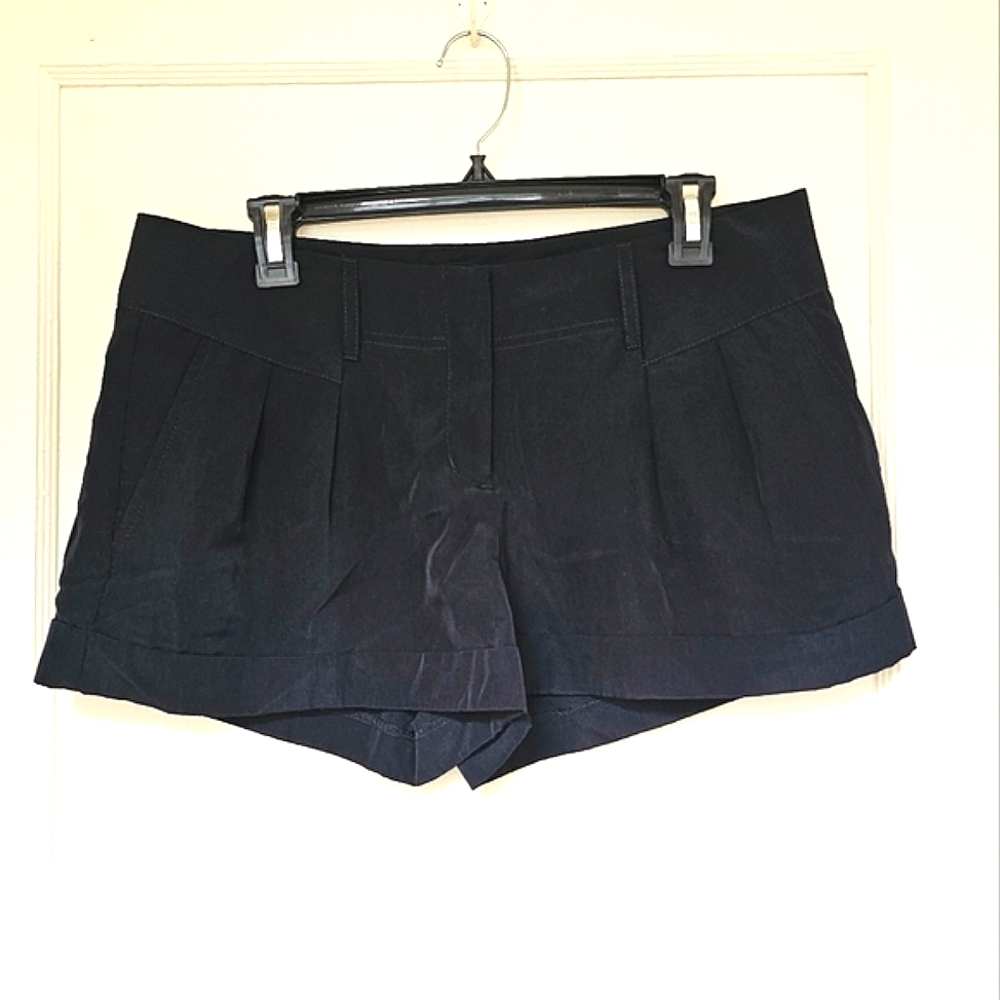 NWOT•Express pleated dress shorts (10)
